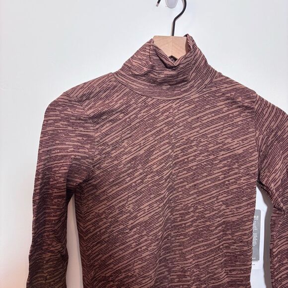 ATHLETA Flurry Seamless Turtleneck NEW with tags Size XS Wren Rustic Beige - Picture 7 of 16